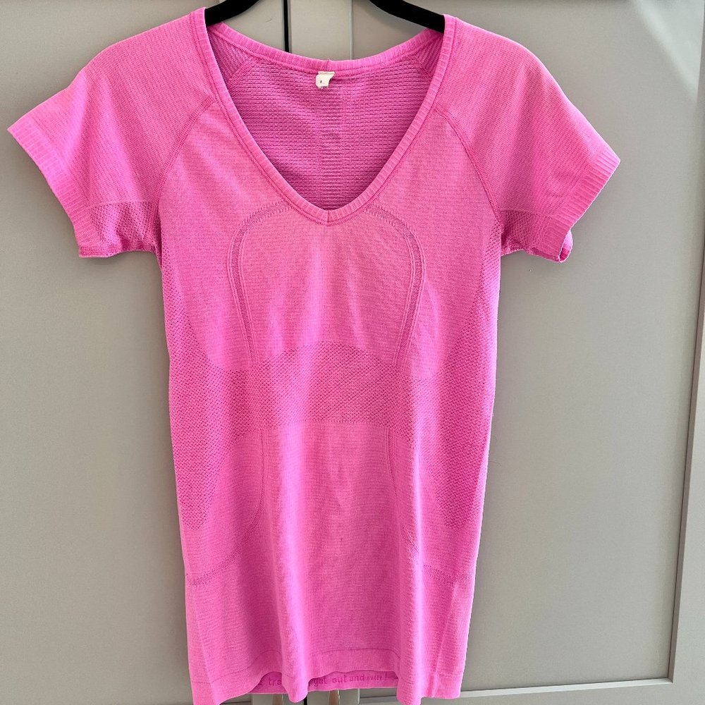 Lululemon T-shirt